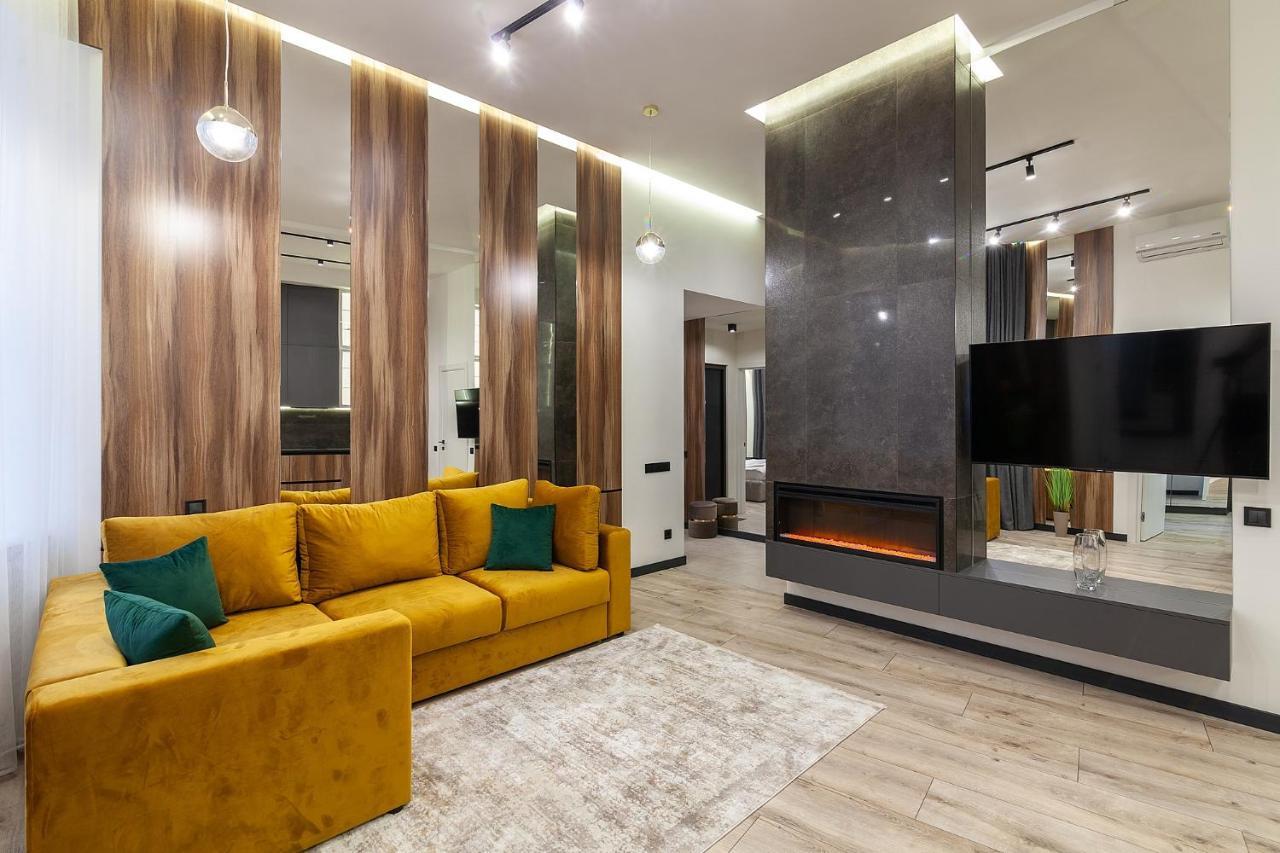Royal Apartment On Leontovicha 7/2 ลวีฟ ภายนอก รูปภาพ