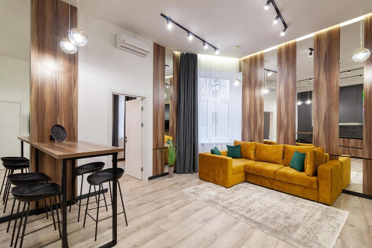 Royal Apartment On Leontovicha 7/2 ลวีฟ ภายนอก รูปภาพ